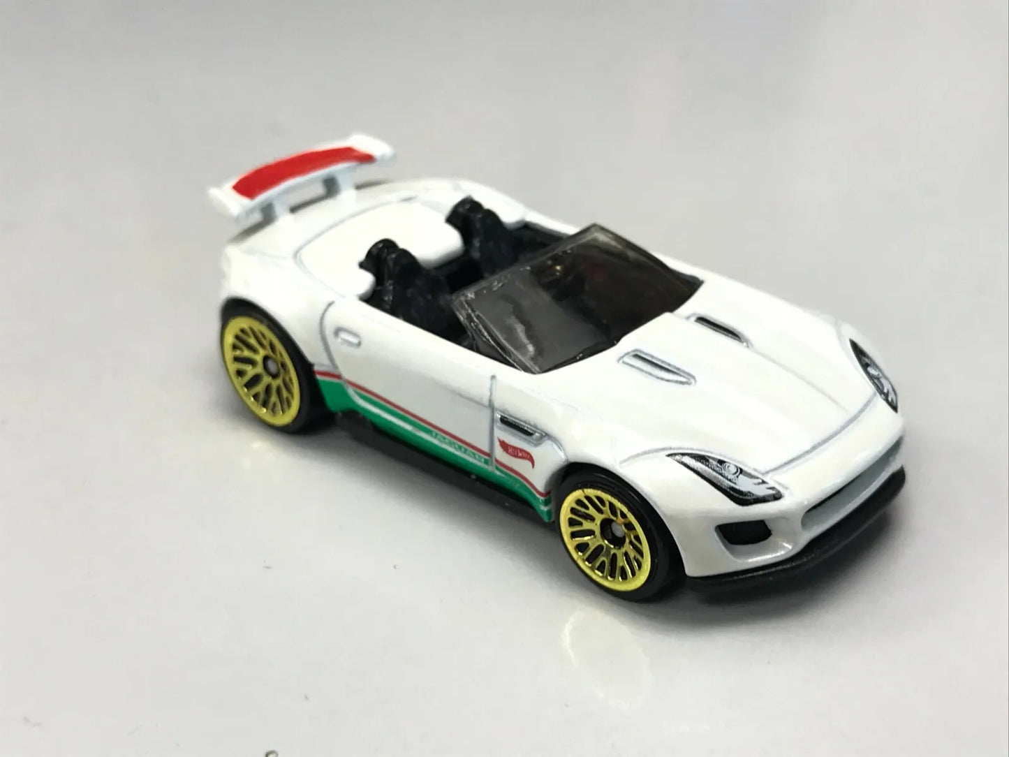 '15 Jaguar F-TypeProject 7 | Hot Wheels Roadster Series