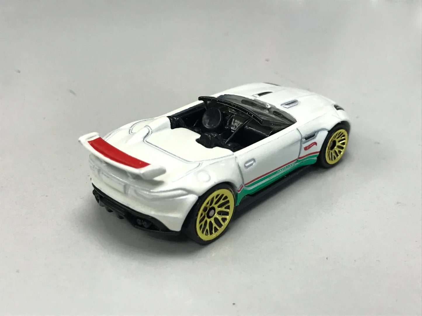 '15 Jaguar F-TypeProject 7 | Hot Wheels Roadster Series